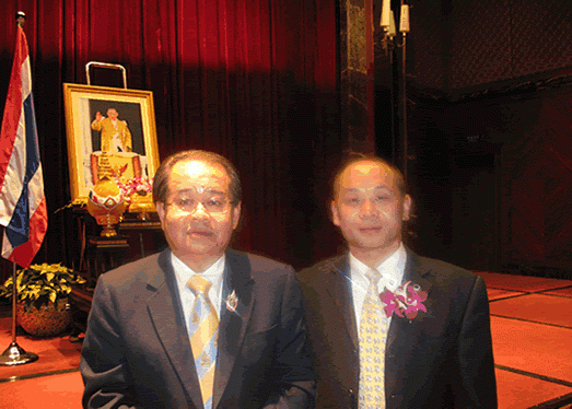 刘金鑫研究员与泰国驻昆明总领事苏拉潘.布亚玛诺先生