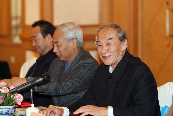 王德荣院士宣布专家评审意见